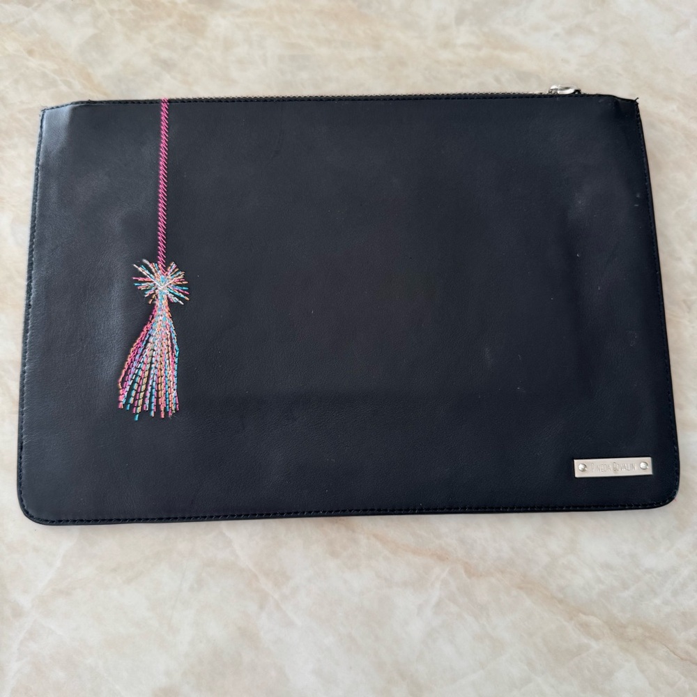 Pineda Covalin Leather Clutch Bag - Picture 4 of 14